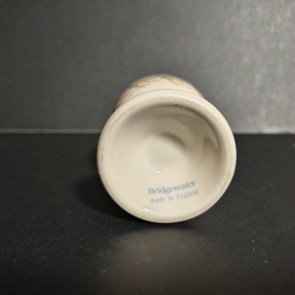 Bridgewater Emma Egg Cup Chick Bridge Back Stamp Excellent Condition - Picture 4 of 4
